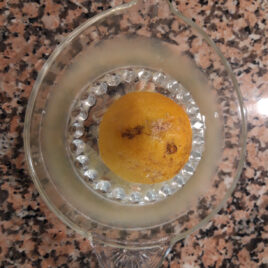 Borgonovo Glass Lemon Squeezer Juicer